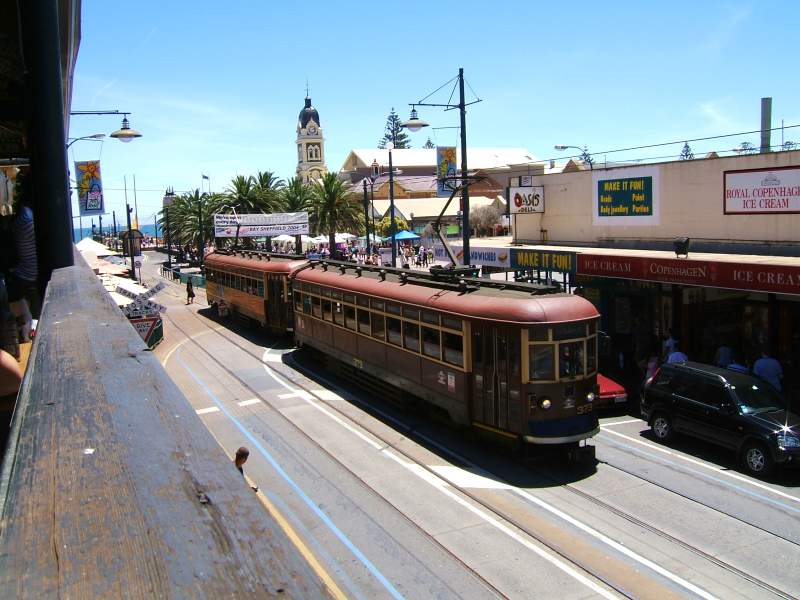 glenelg mit tram